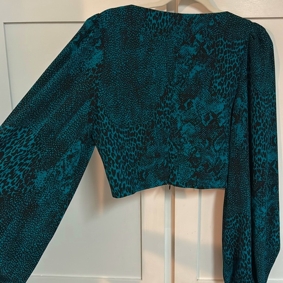 Light used AFRM top, size M, snake print. - Picture 5 of 6